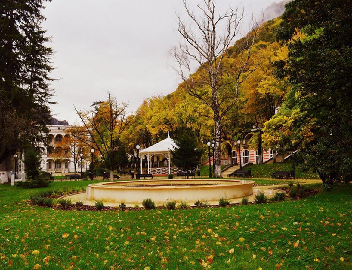 Hotel Holiday Maria Băile Herculane Exterior foto