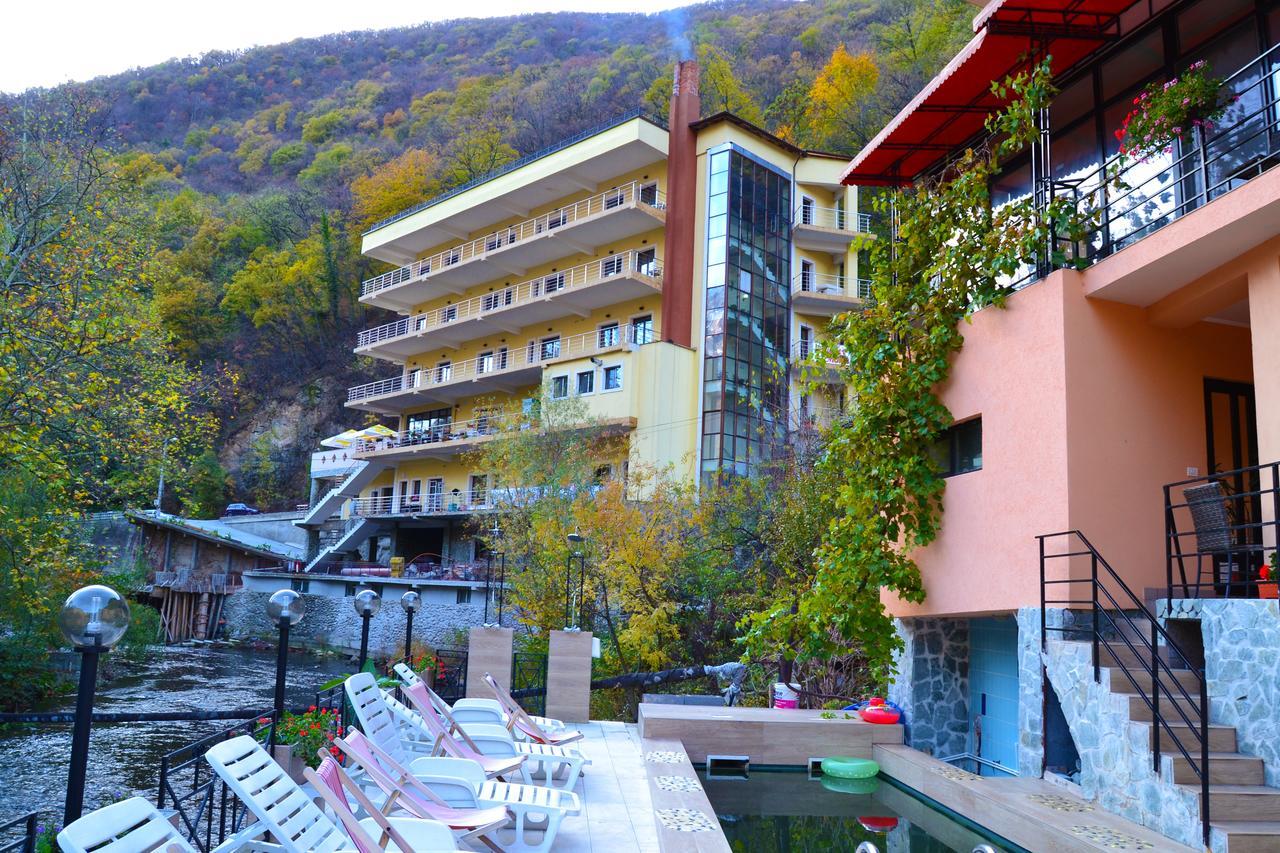 Hotel Holiday Maria Băile Herculane Exterior foto
