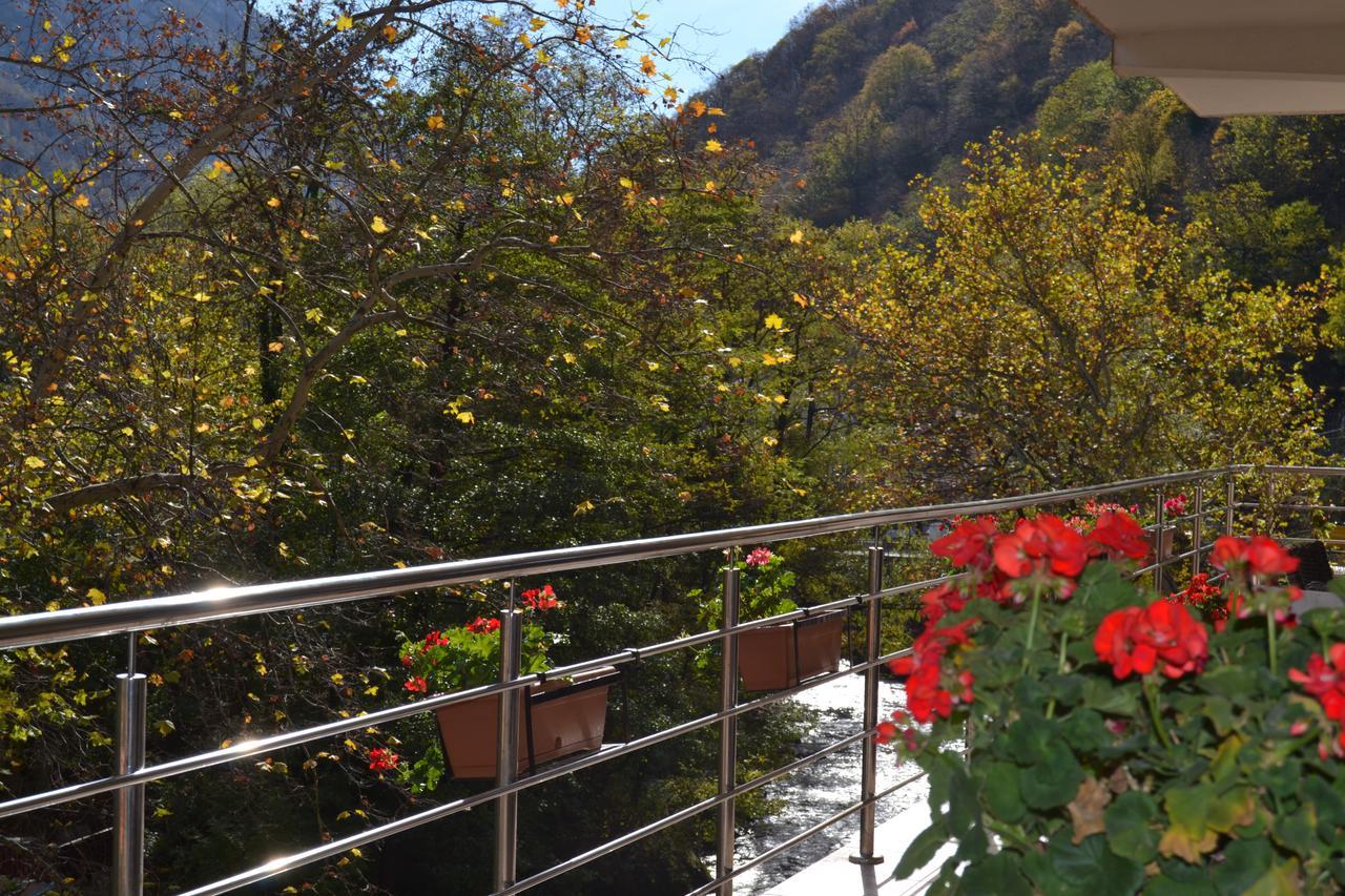 Hotel Holiday Maria Băile Herculane Exterior foto