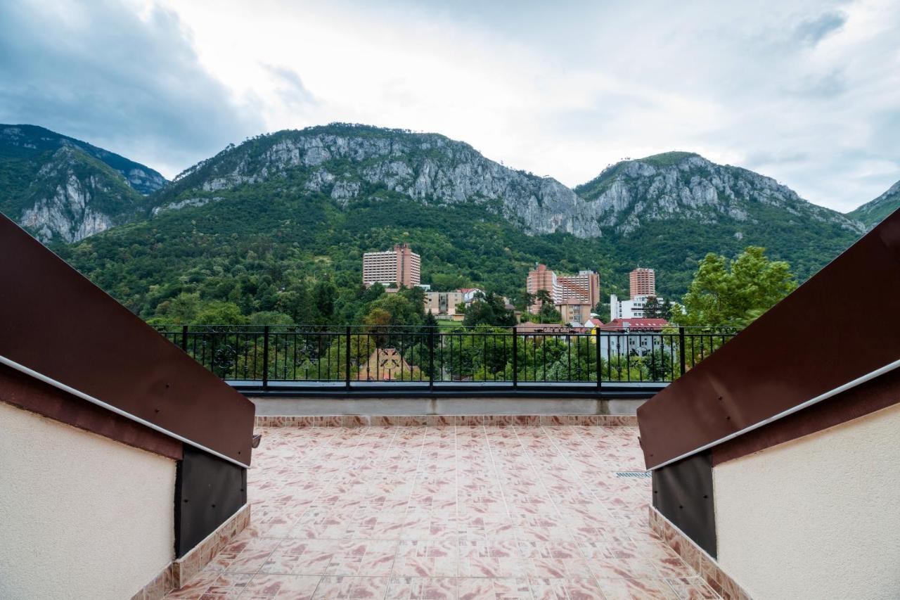 Hotel Holiday Maria Băile Herculane Exterior foto